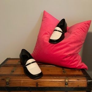 Great style B&W Bandolino/Enzo slip on style